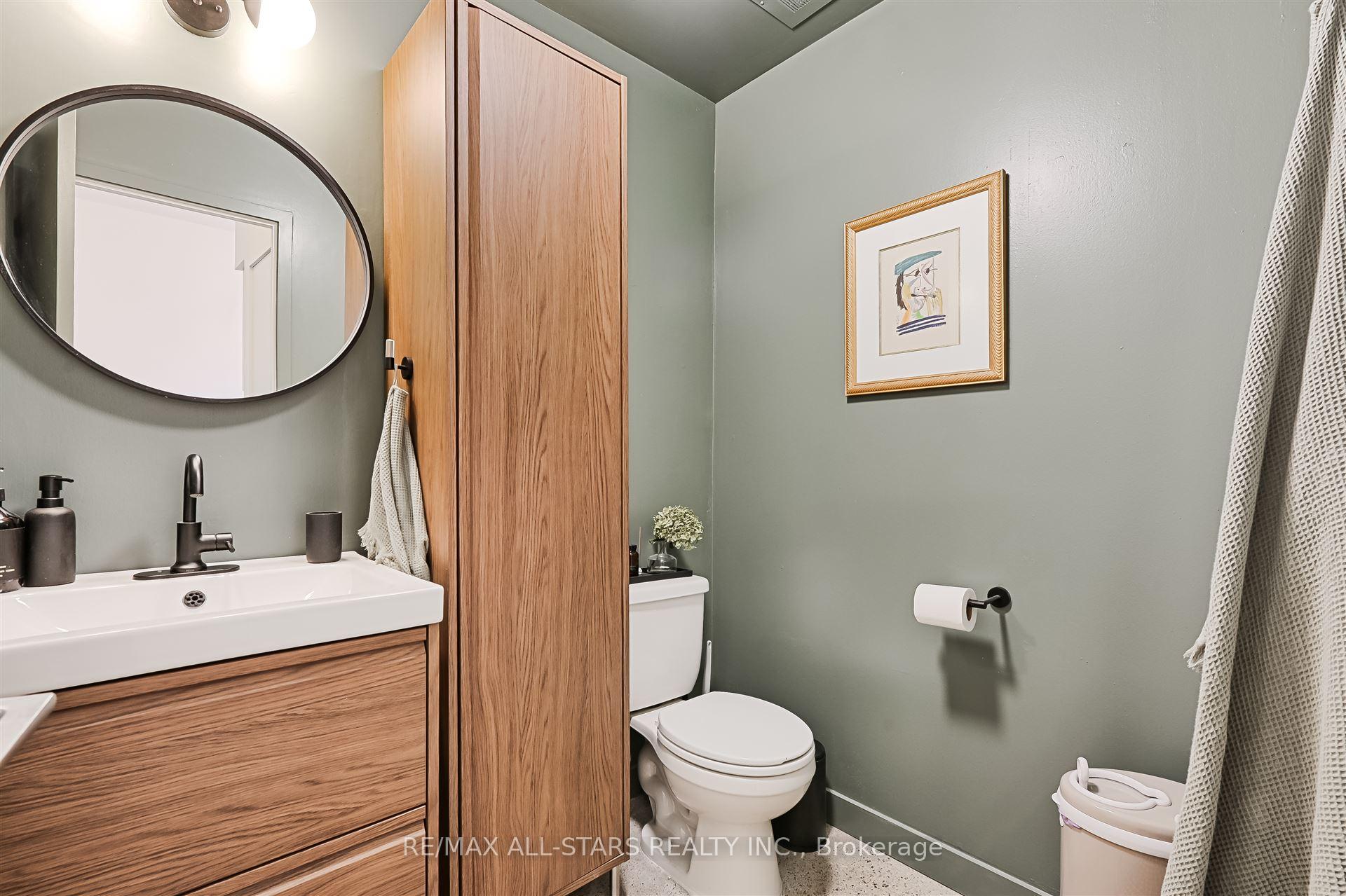 2 Bedrooms Condo at 510 King, Toronto For sale