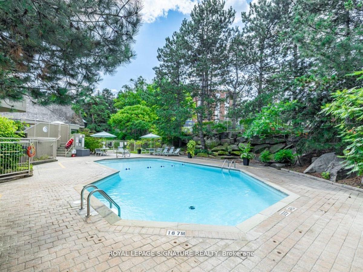 2 Bedrooms Condo at 1200 Don Mills, Toronto For sale