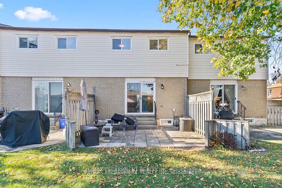 3 Bedrooms Condo at 1301 Upper Gage,  Hamilton For sale