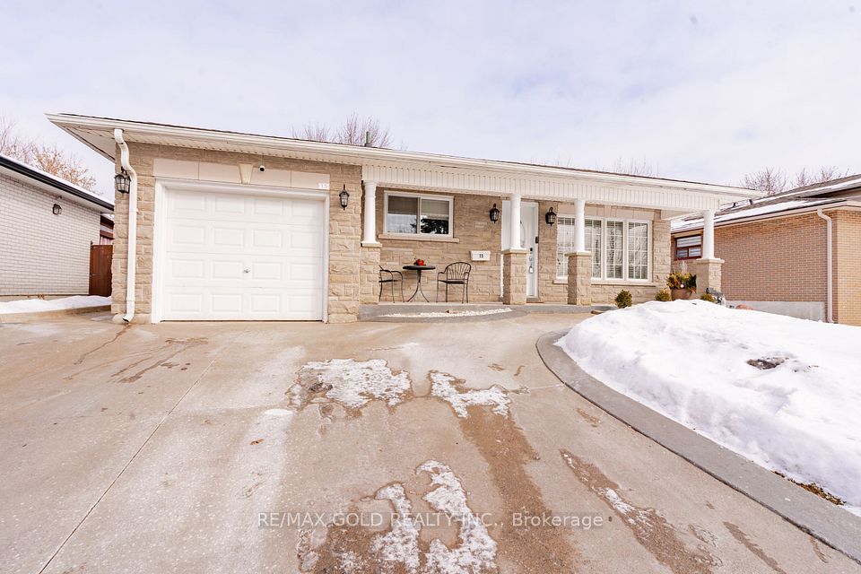 15 Castlemore