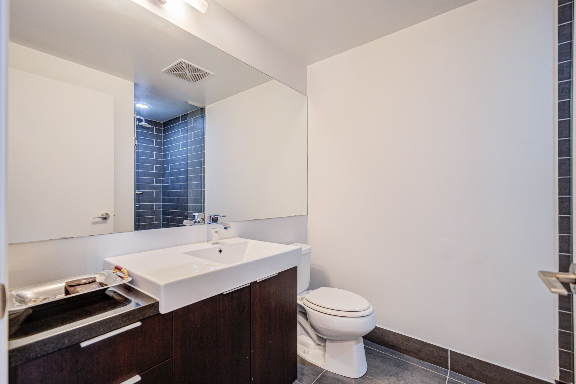 478 King Street W 318