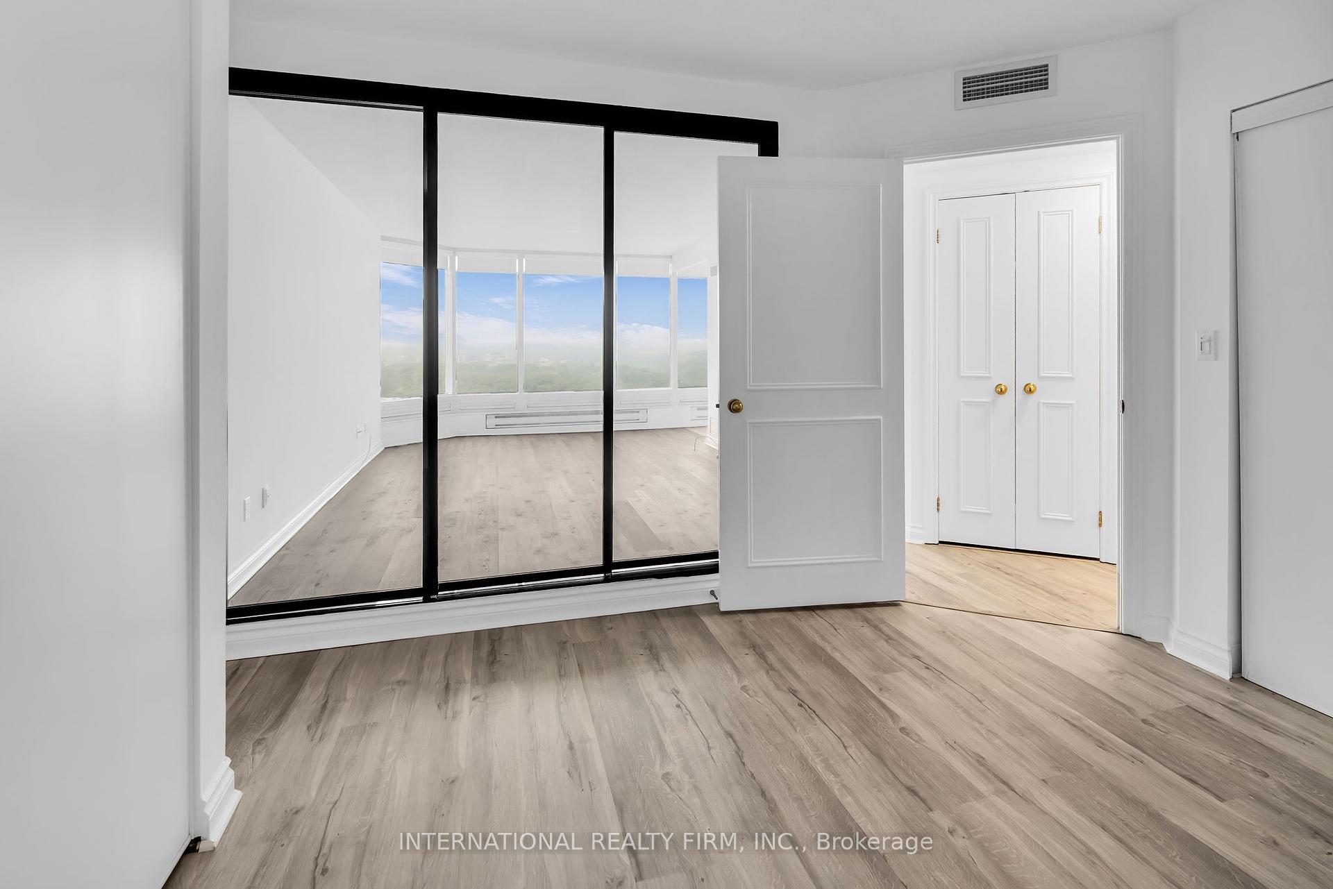 1 Bedroom Condo at 1 Palace Pier, Toronto For sale