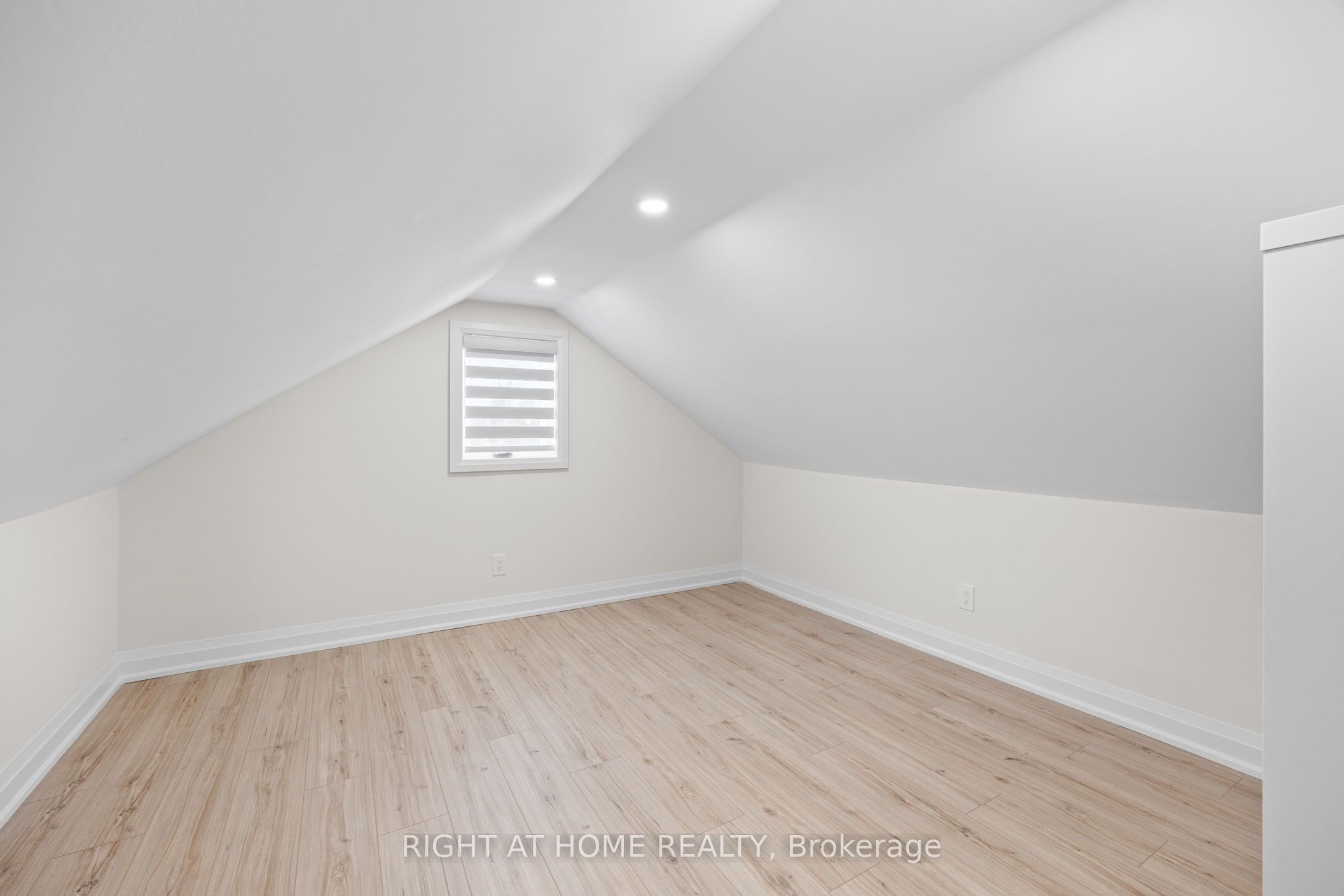 961 Victoria Park Avenue
