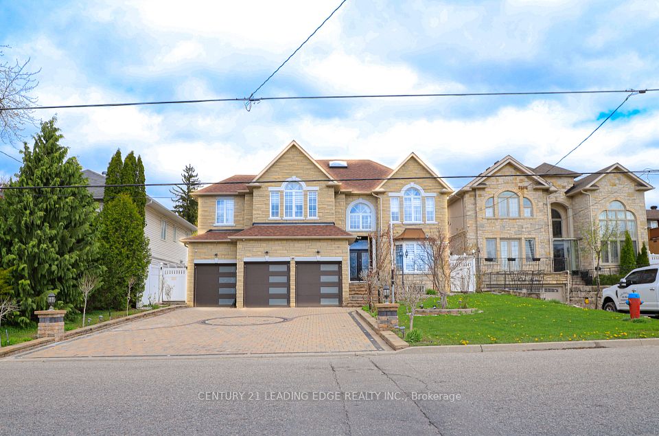38 Oak Avenue