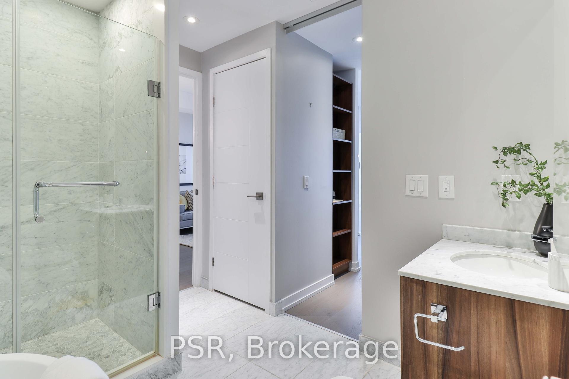 2 Bedrooms Condo at 488 University Ave, Toronto For sale
