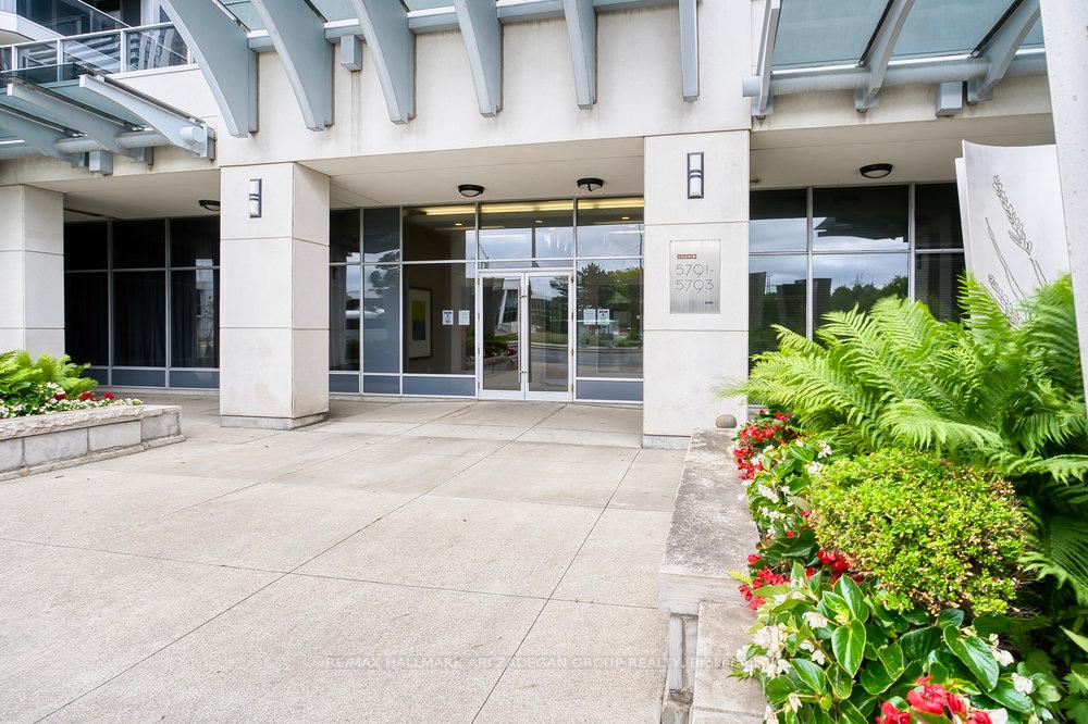 3 Bedrooms Condo at 5791 Yonge, Toronto For sale