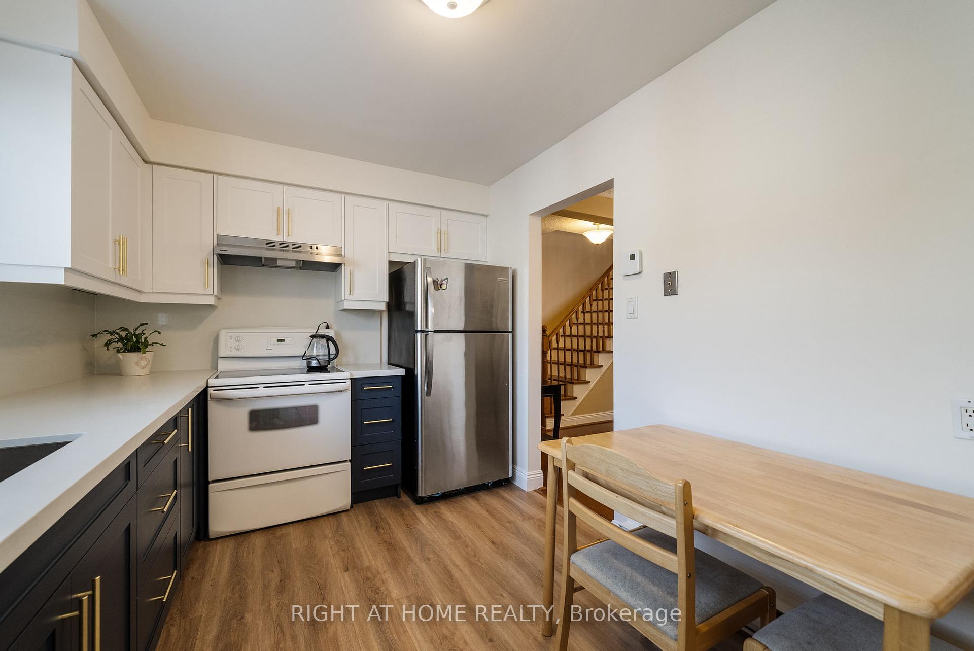 3 Bedrooms Condo at 121 Centennial, Toronto For sale