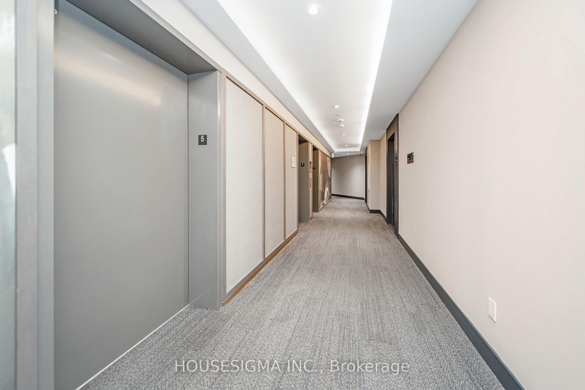 3 Bedrooms Condo at 405 Dundas, Oakville For sale