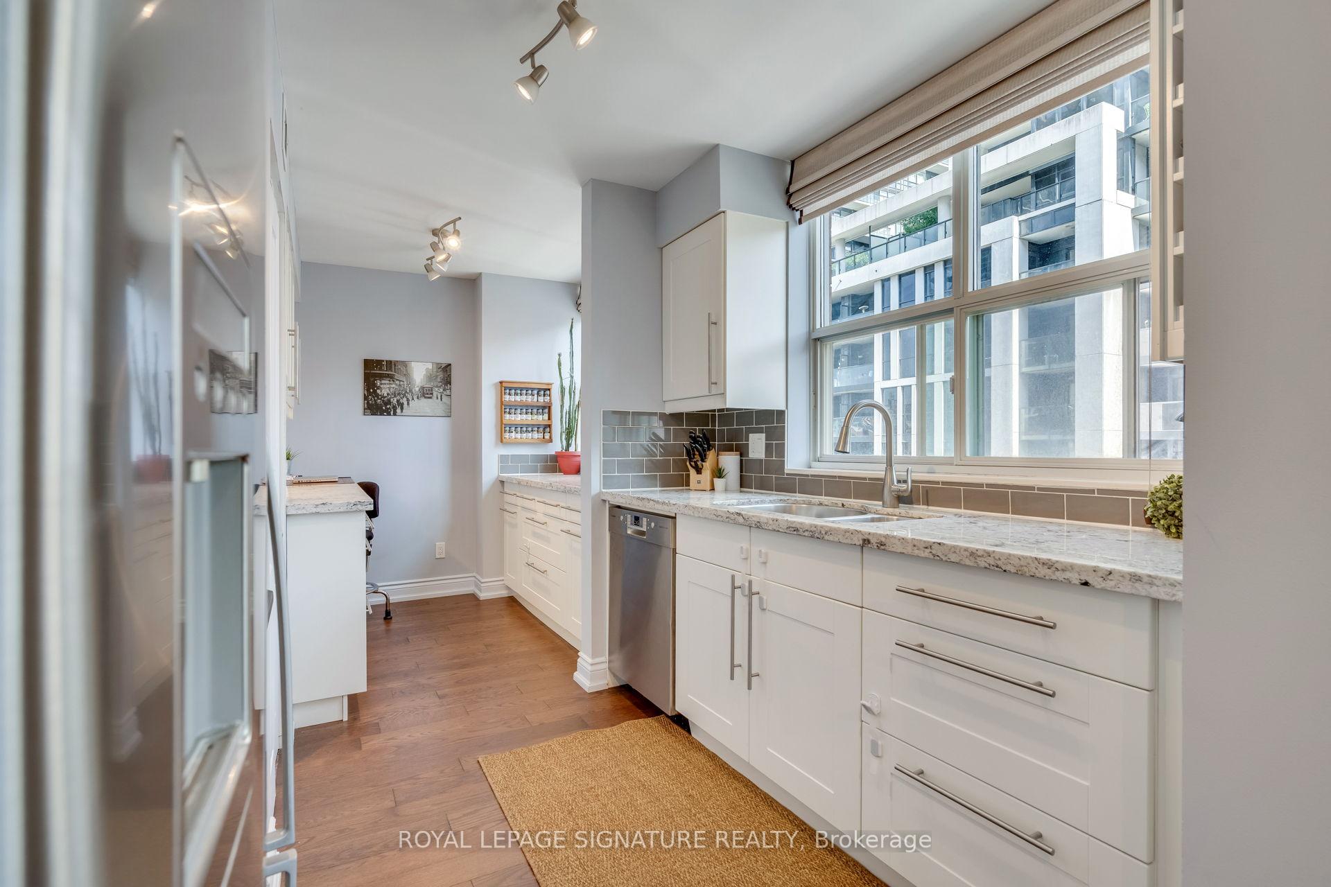2 Bedrooms Condo at 323 Richmond, Toronto For sale