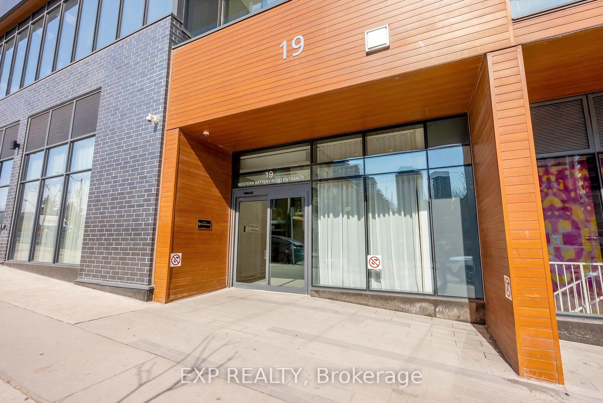 2 Bedrooms Condo at 19 Western Battery, Toronto For sale
