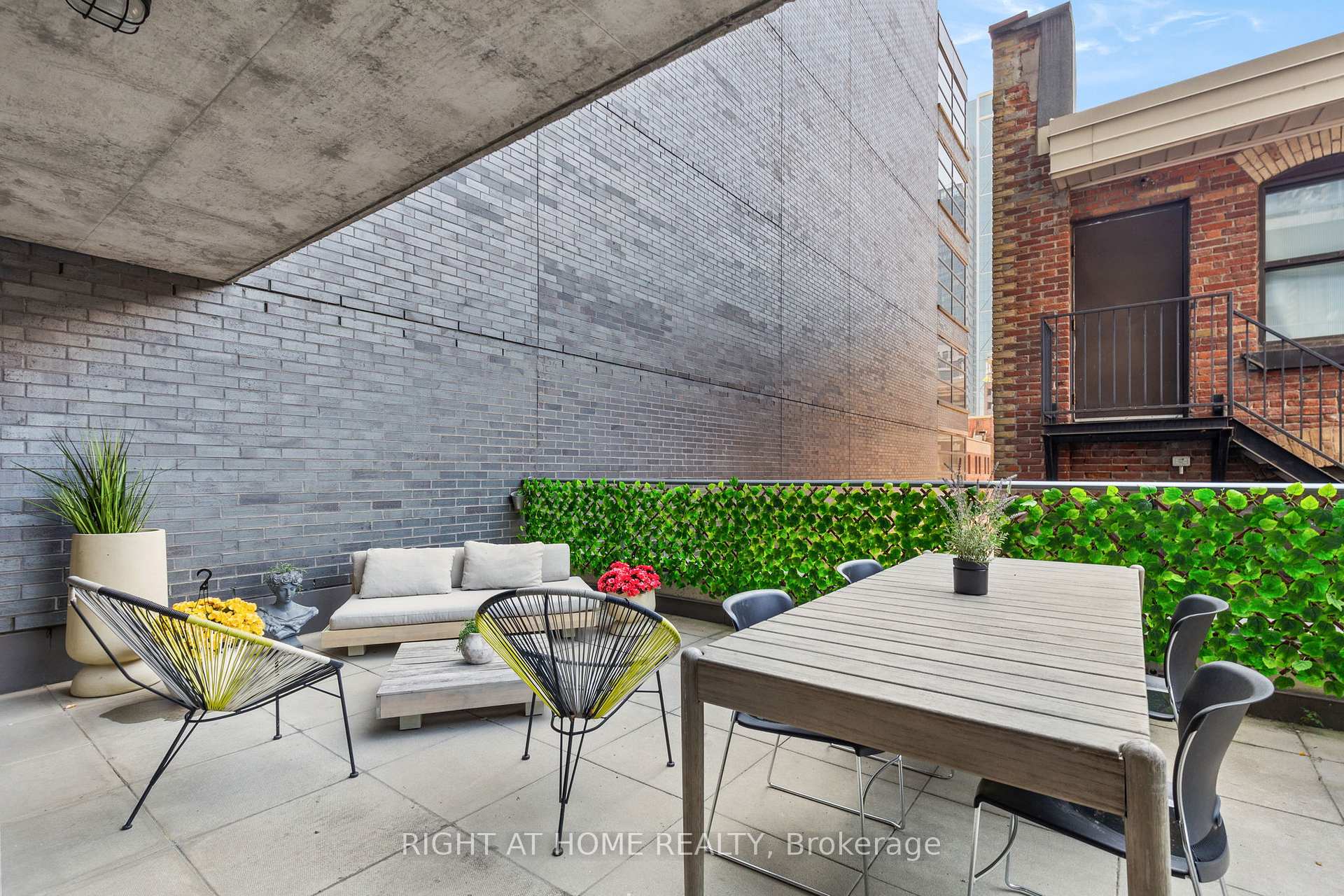 1 Bedroom Condo at 478 king, Toronto For sale