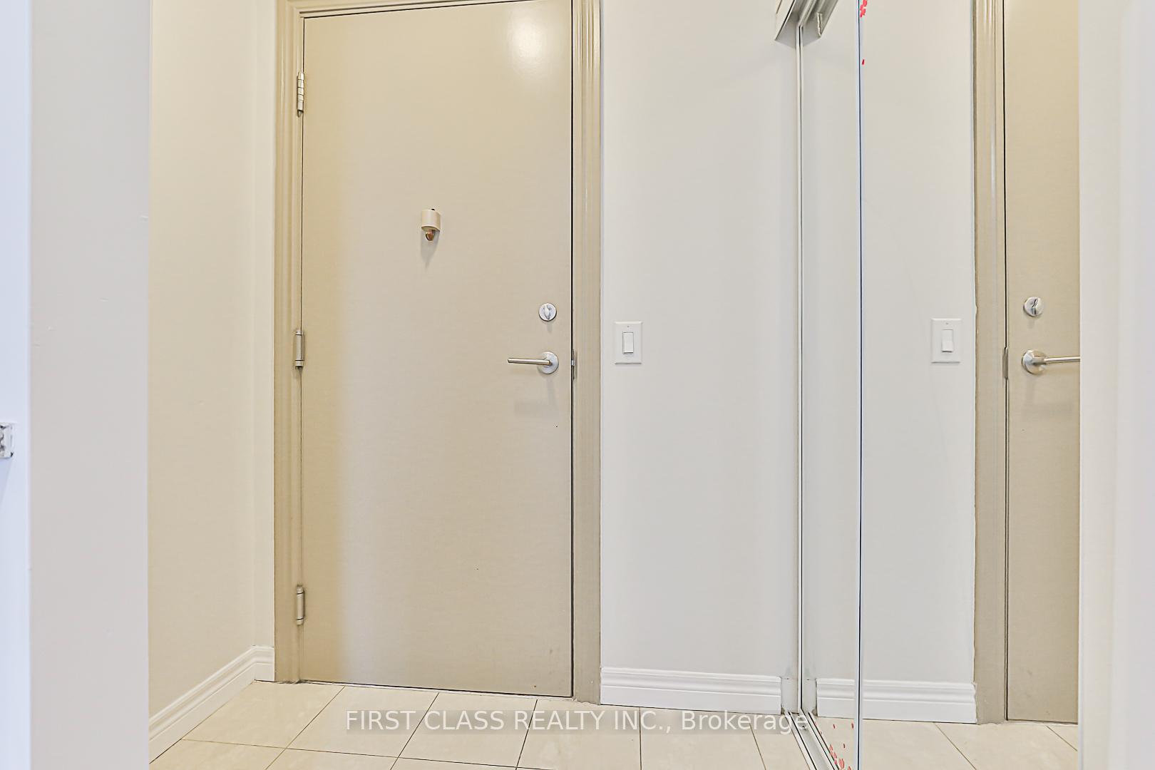1 Bedroom Condo at 70 Town Centre, Toronto For sale