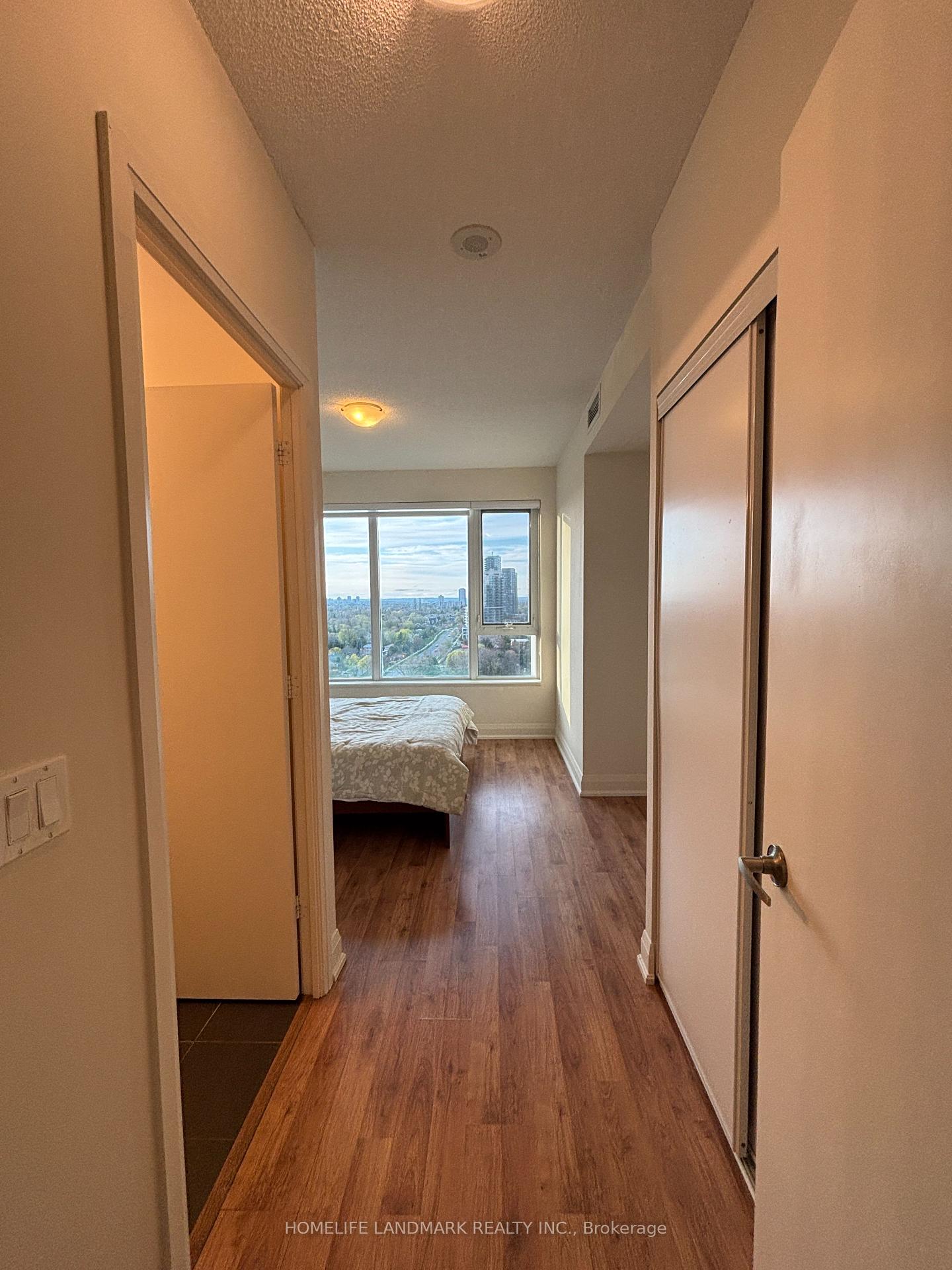 2 Bedrooms Condo at 68 Canterbury,  Toronto For sale