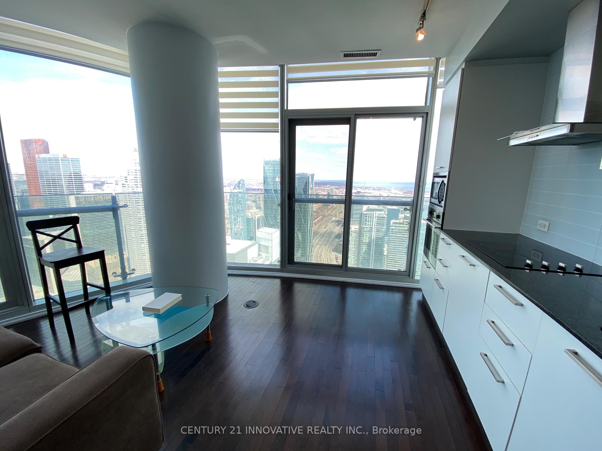1 Bedroom Condo at 14 York, Toronto For sale