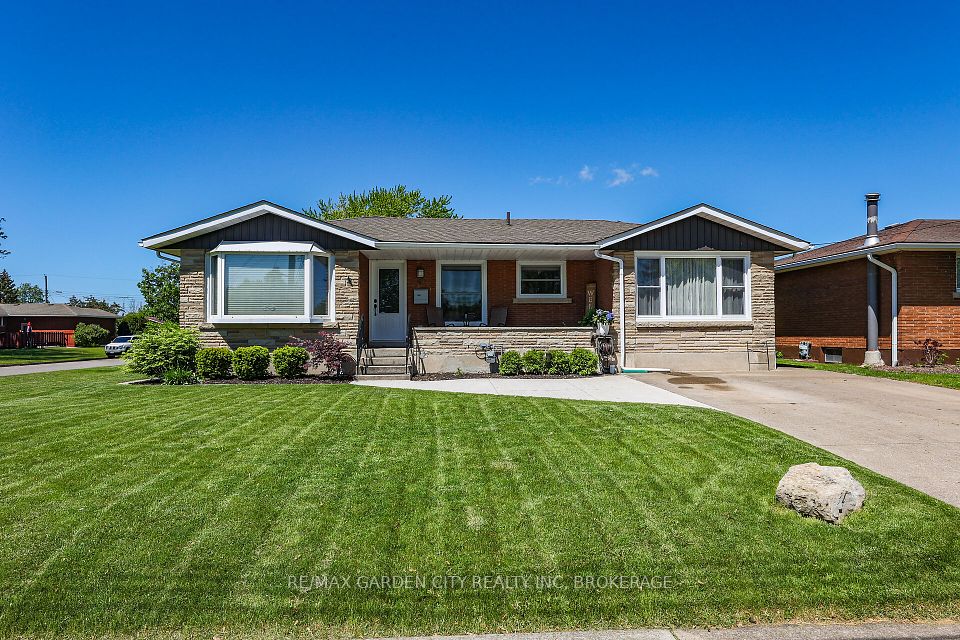 40 Memorial Park Drive, Welland, ON L3B 1A6