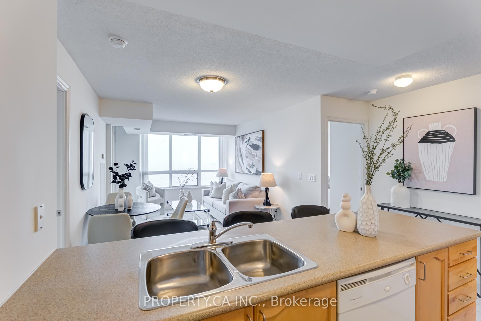 2 Bedrooms Condo at 50 Brian Harrison, Toronto For sale