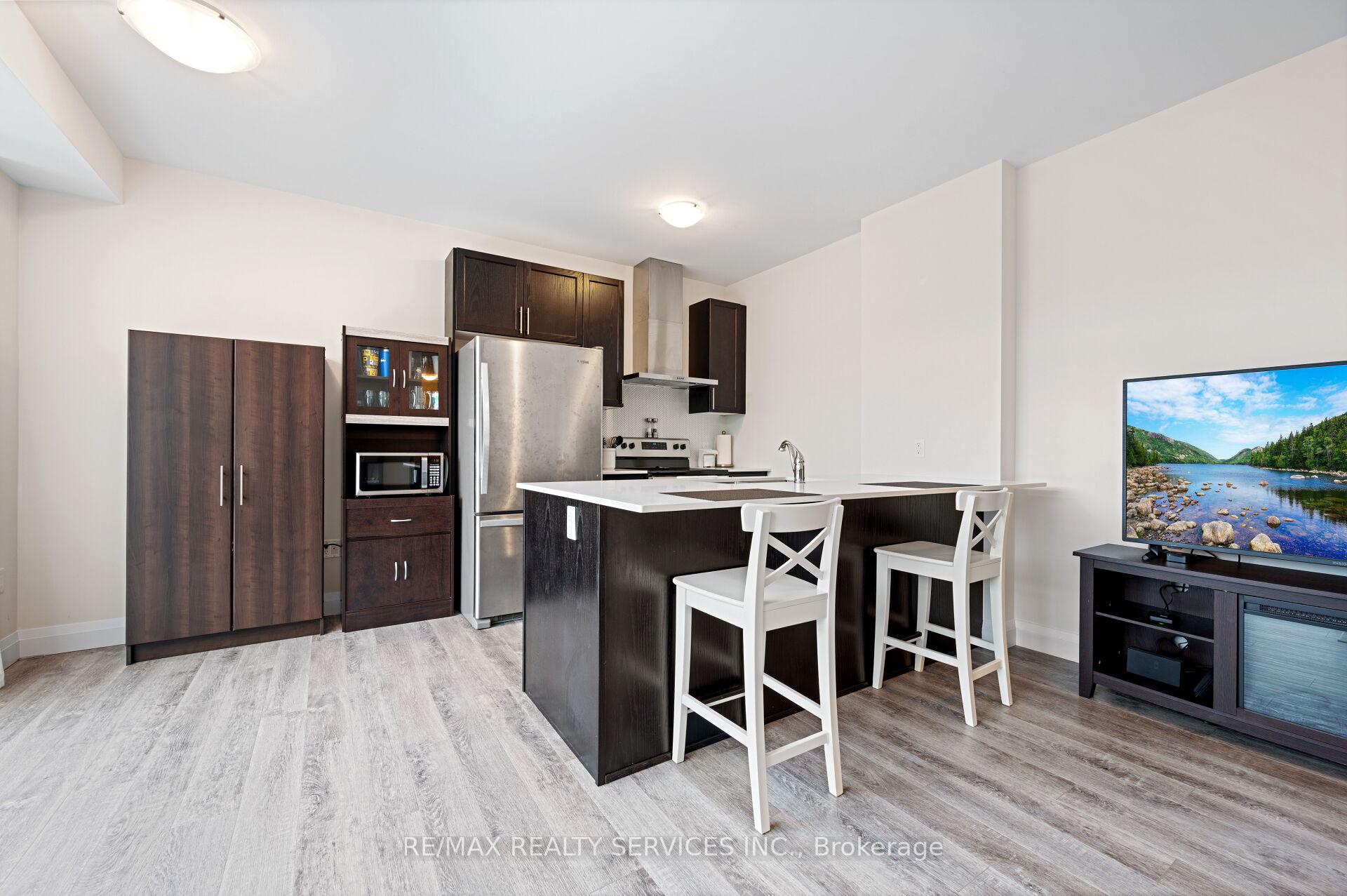 2 Bedrooms Condo at 1 Redfern, Hamilton For sale