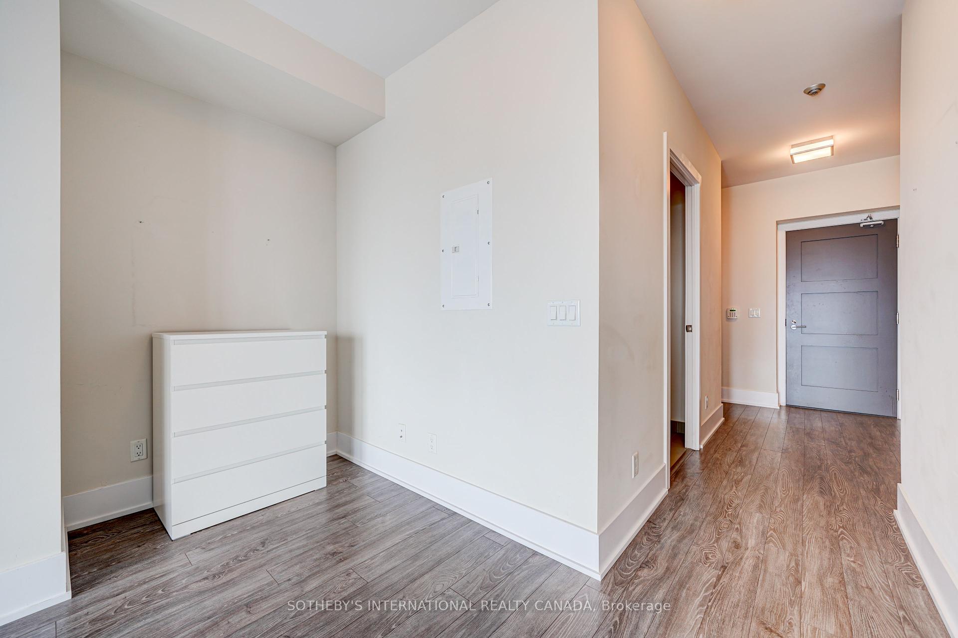 2 Bedrooms Condo at 300 Front, Toronto For sale
