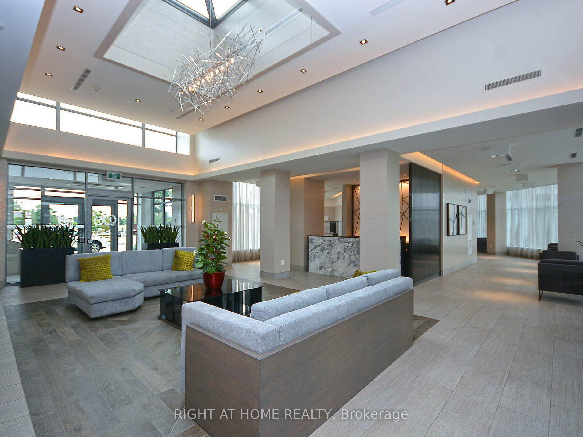 3 Bedrooms Condo at 4655 Glen Erin, Mississauga For sale