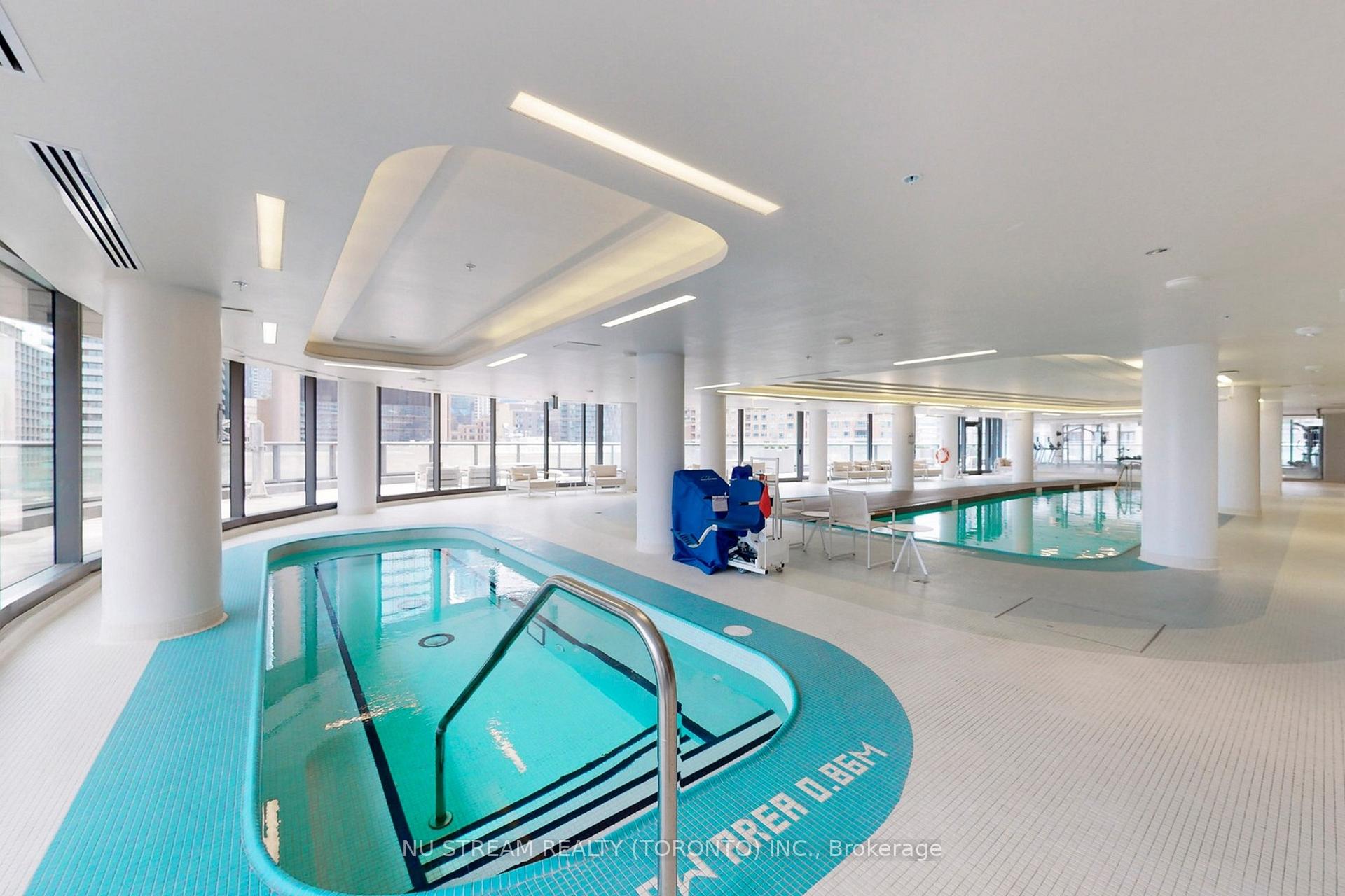 2 Bedrooms Condo at 11 Wellesley, Toronto For sale