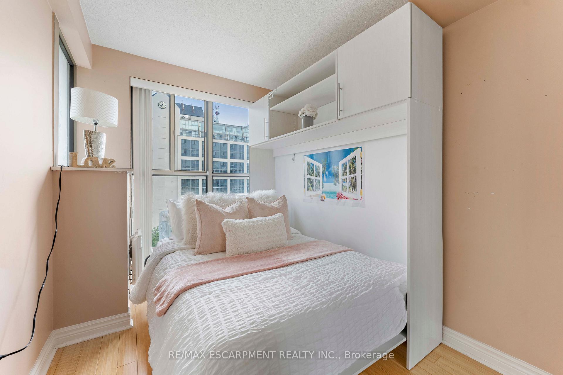3 Bedrooms Condo at 65 Scadding, Toronto For sale