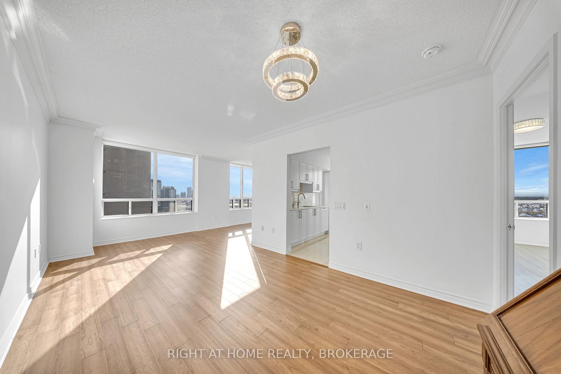 2 Bedrooms Condo at 55 STRATHAVEN, Mississauga For sale