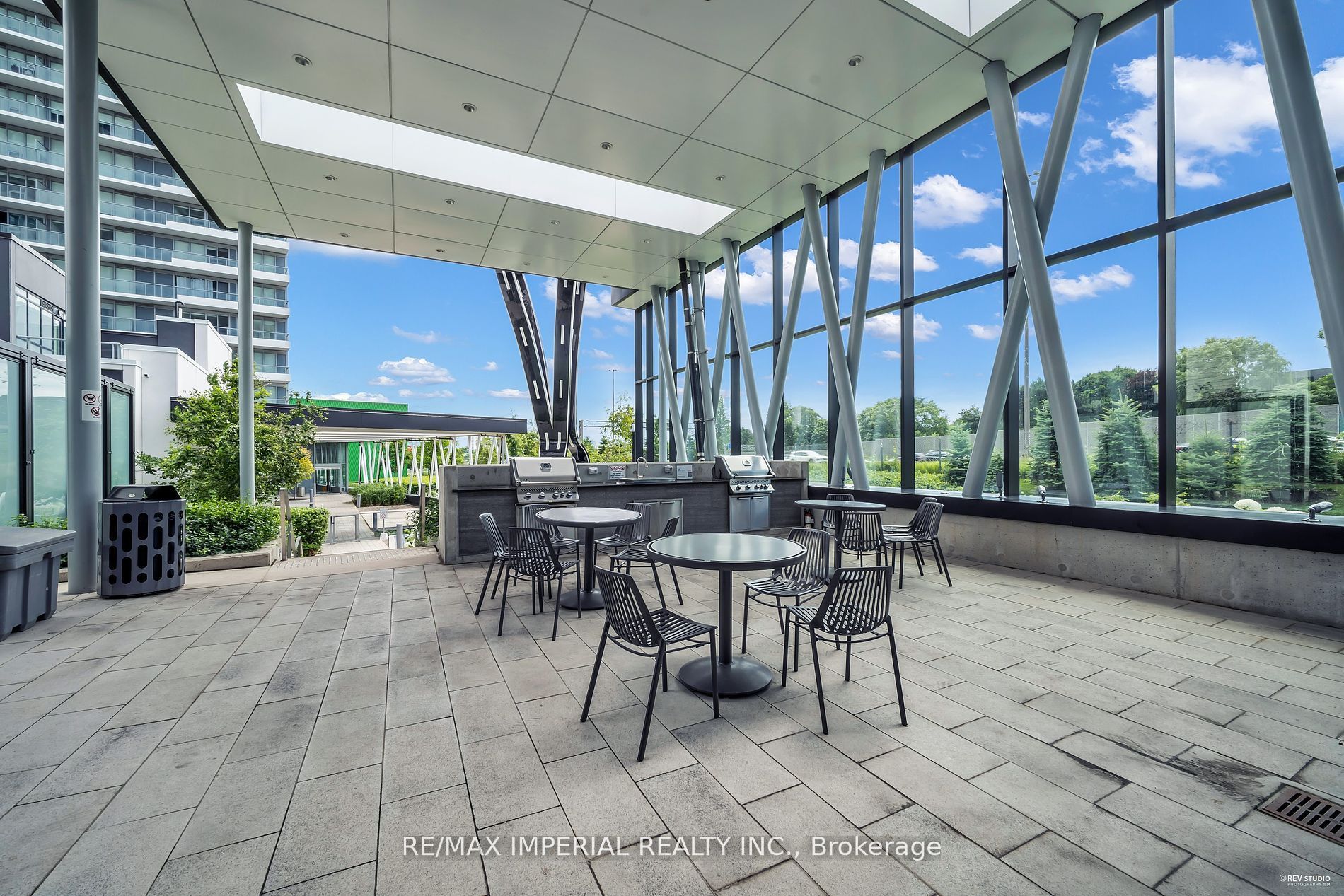 85 McMahon Drive, #1806