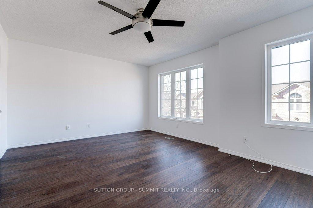 3 Bedrooms Condo at 1489 Heritage,  Oakville For sale