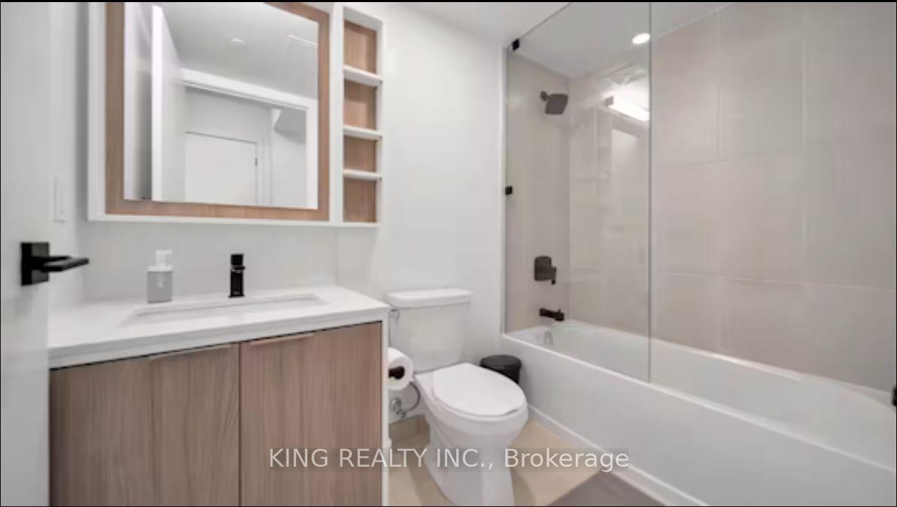3 Bedrooms Condo at 36 Zorra,  Toronto For sale