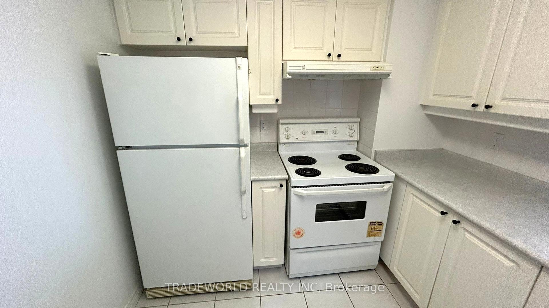 2 Bedrooms Condo at 68 Corporate, Toronto For sale
