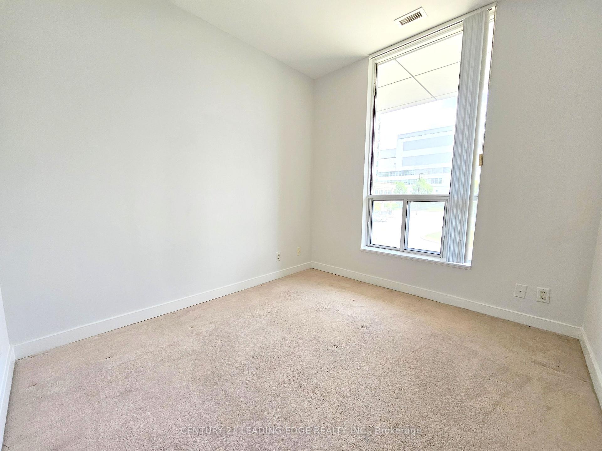 3 Bedrooms Condo at 38 Lee Centre, Toronto For sale