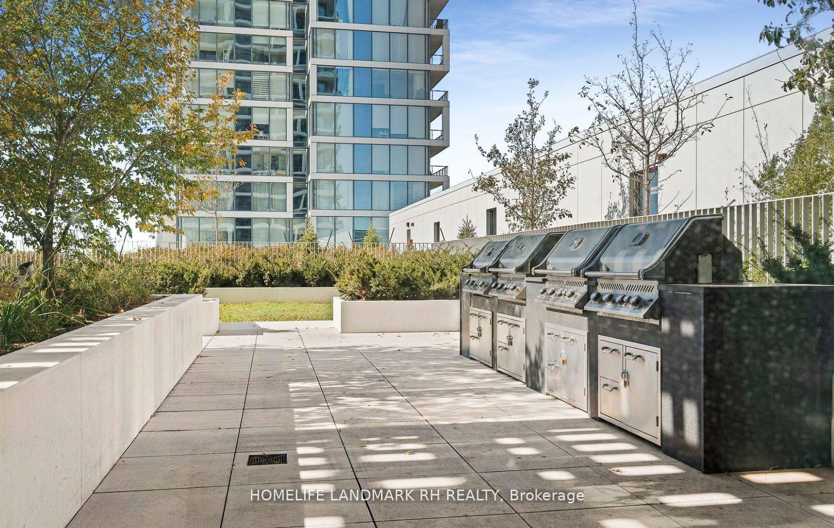 3 Bedrooms Condo at 950 Portage, Vaughan For sale