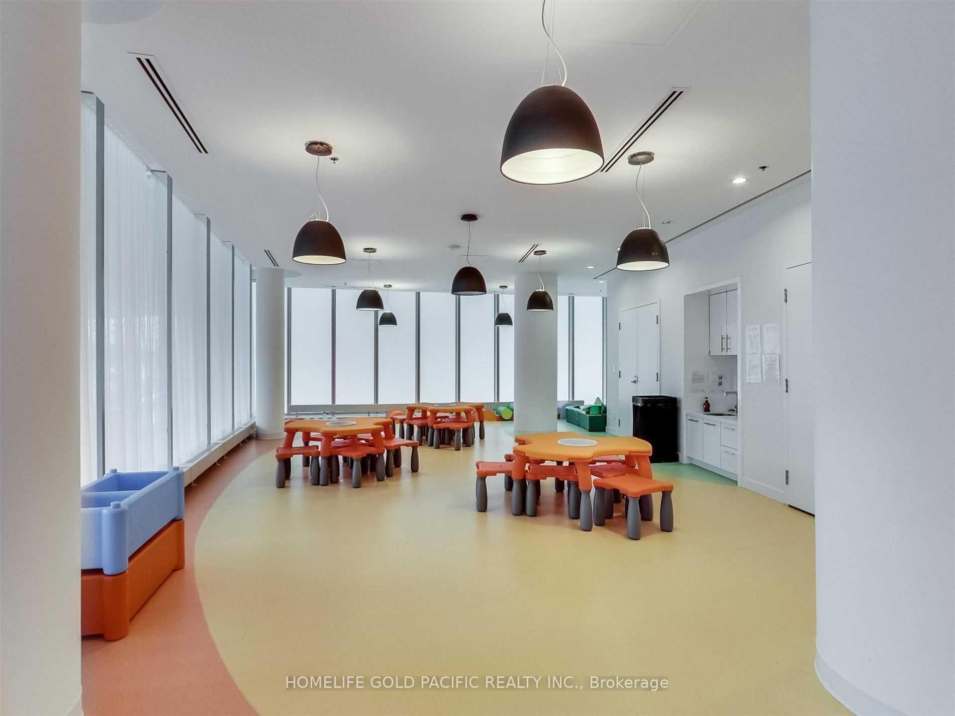 3 Bedrooms Condo at 14 York, Toronto For sale
