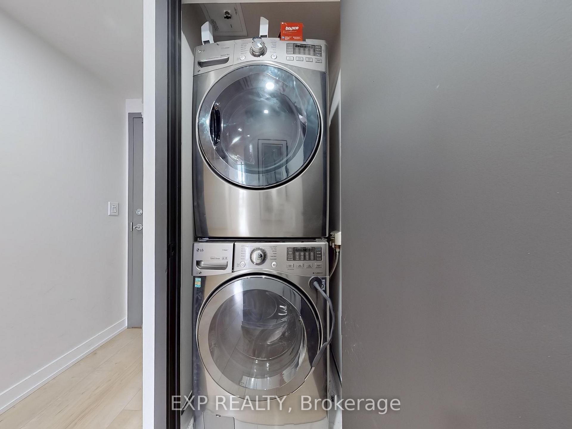 2 Bedrooms Condo at 285 Mutual, Toronto For sale