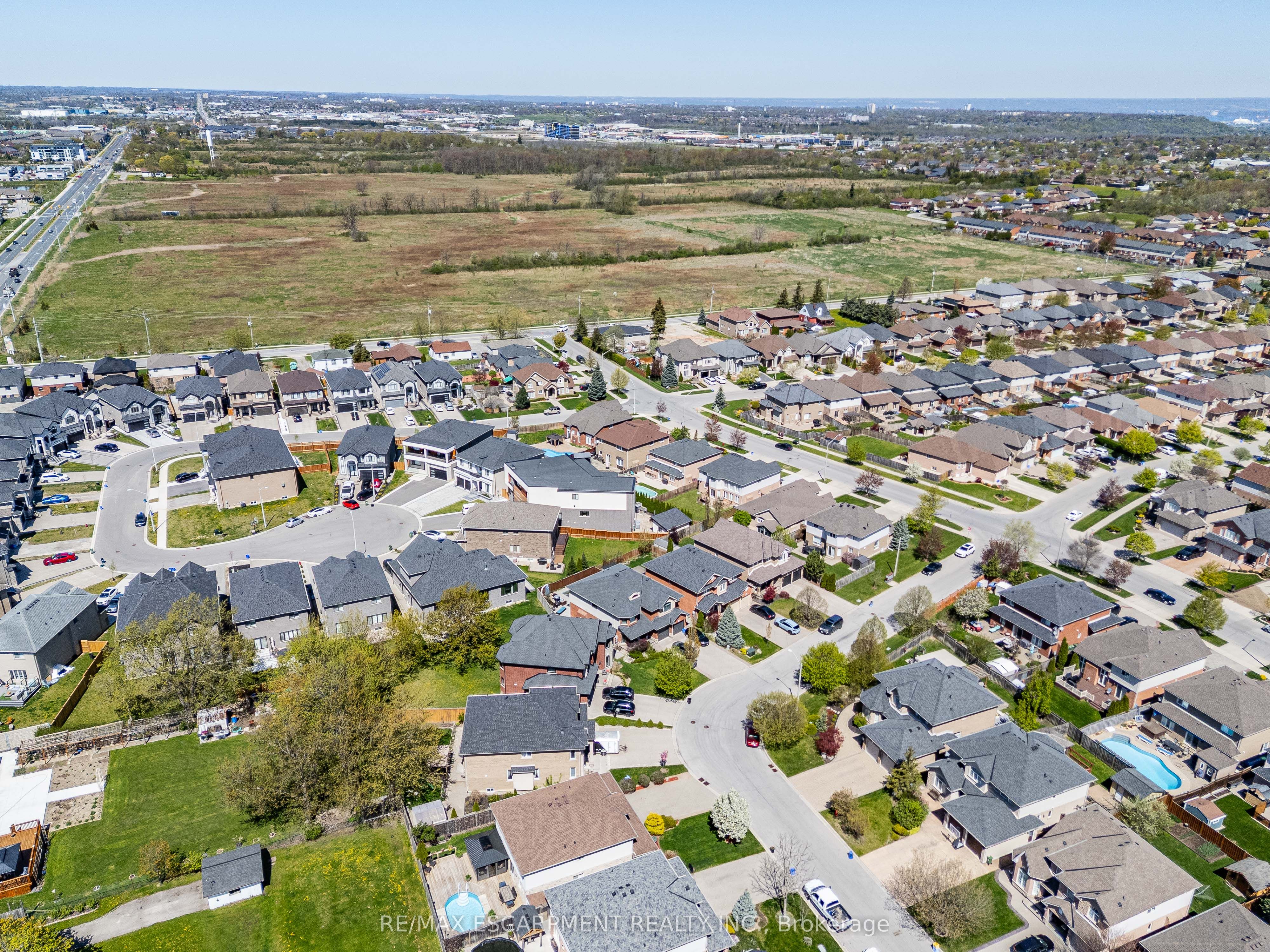 28 Edgecroft Crescent
