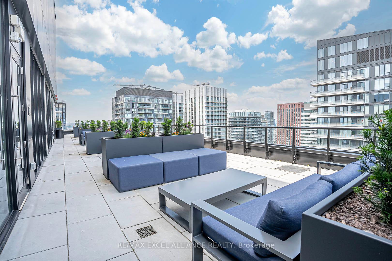 2 Bedrooms Condo at 357 King,  Toronto For sale