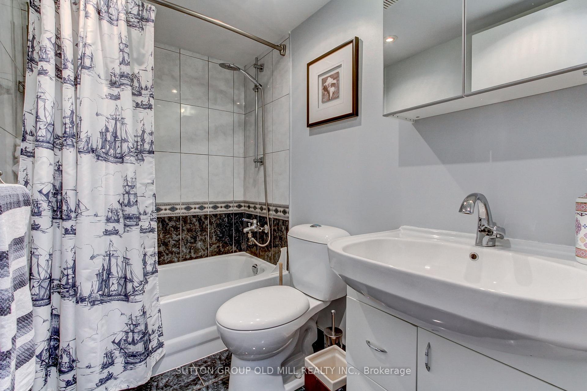 3 Bedrooms Condo at 133 Torresdale, Toronto For sale