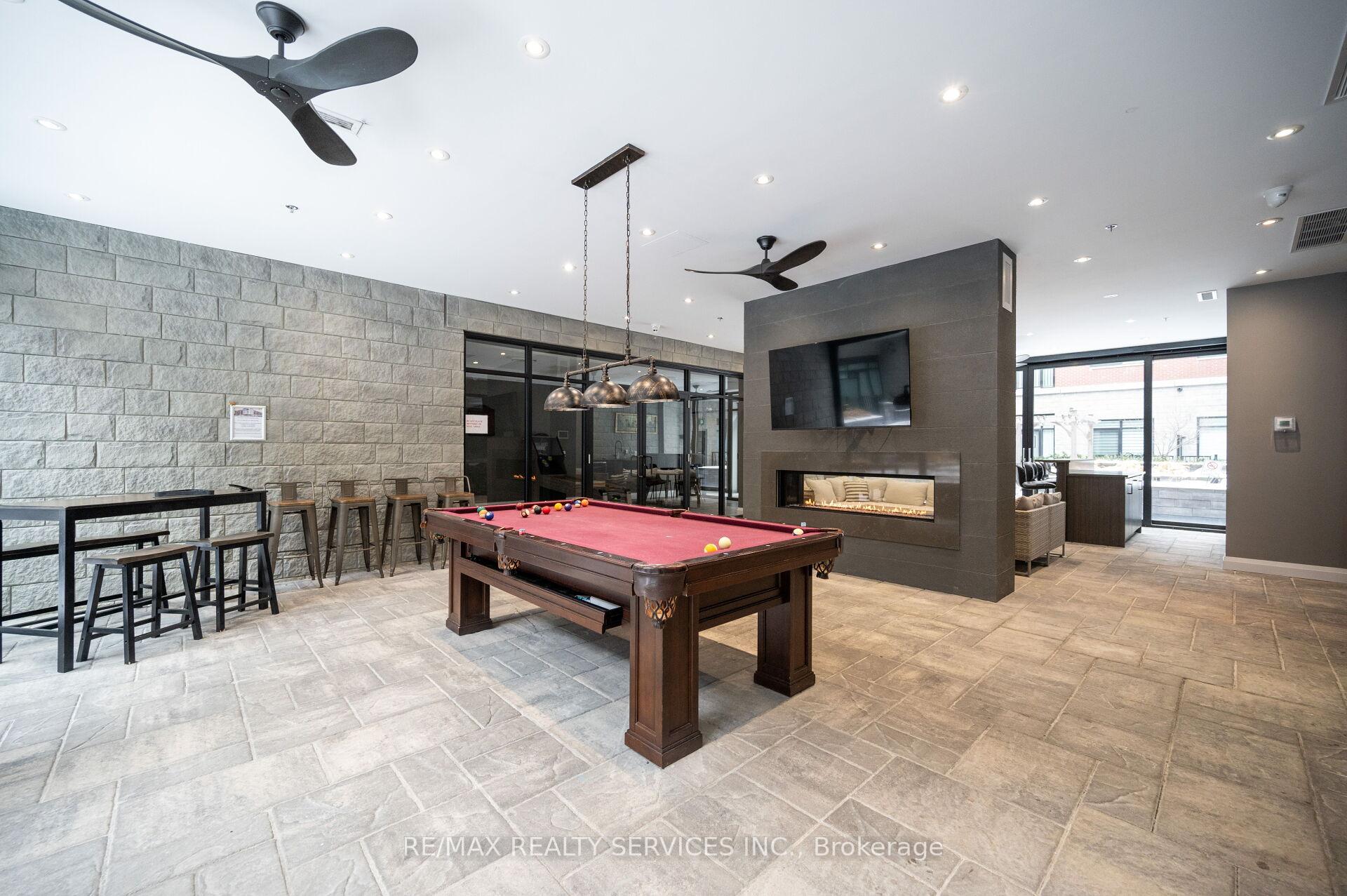 2 Bedrooms Condo at 1 Redfern, Hamilton For sale