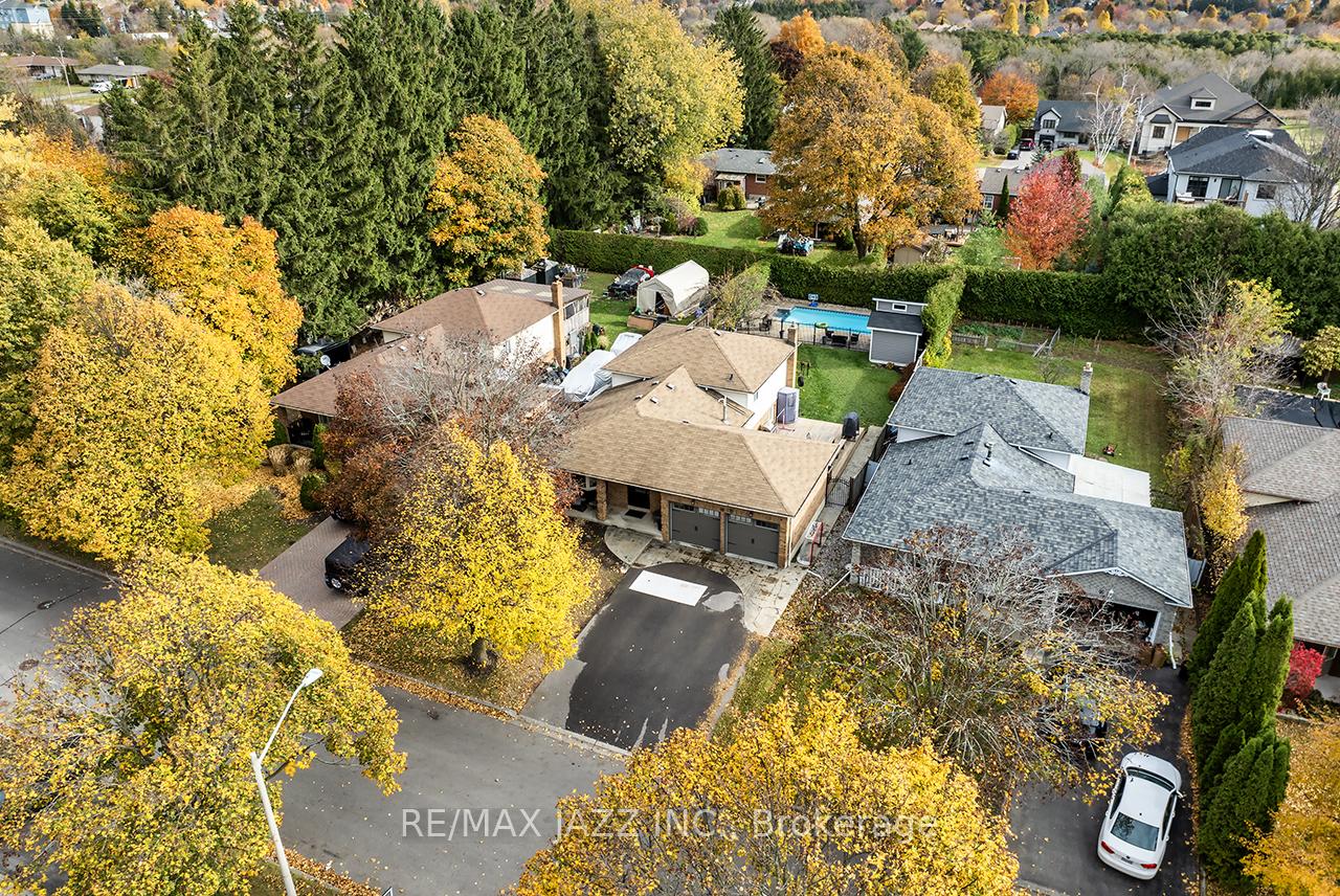48 Foxhunt Trail, Clarington, ON L1E 1E9