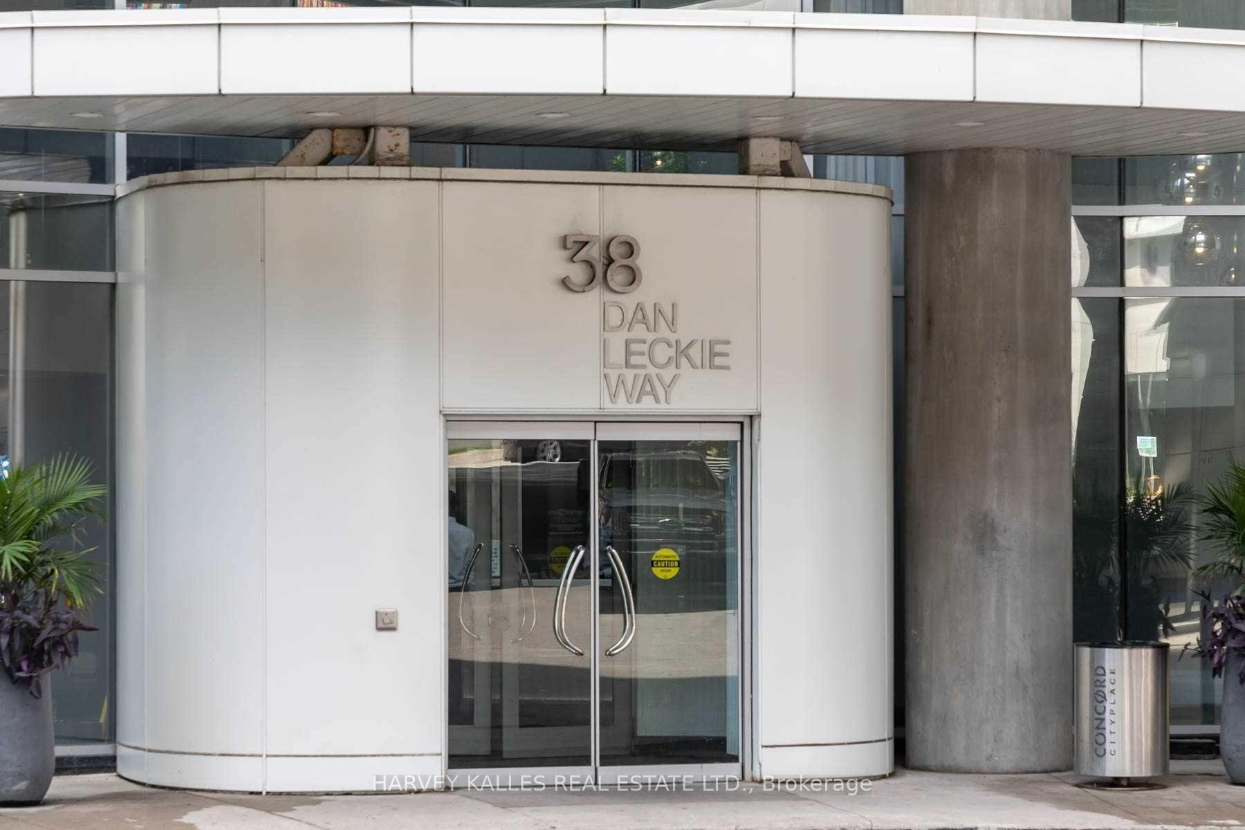 38 Dan Leckie Way 2516