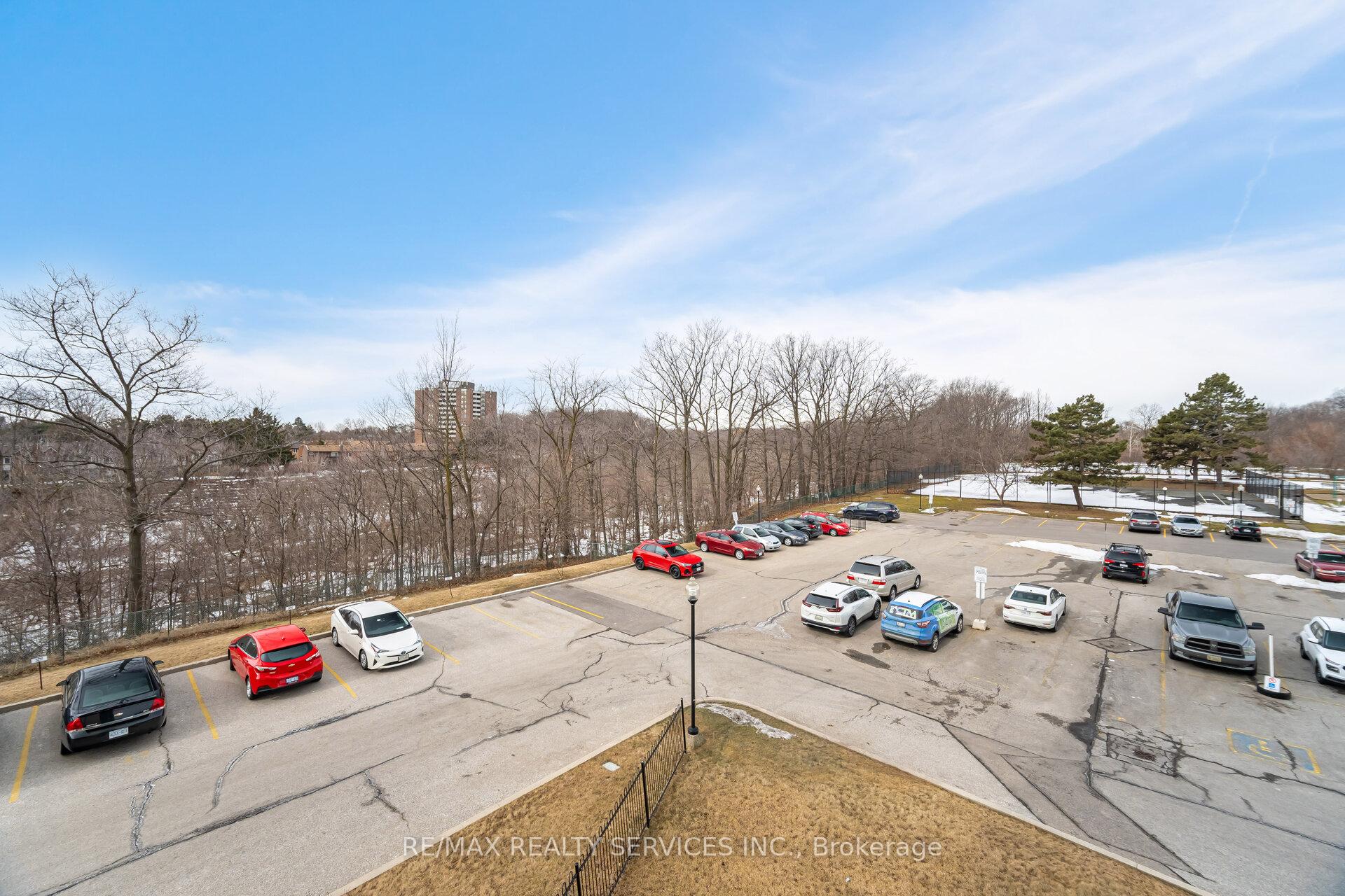 2 Bedrooms Condo at 420 Mill,  Toronto For sale