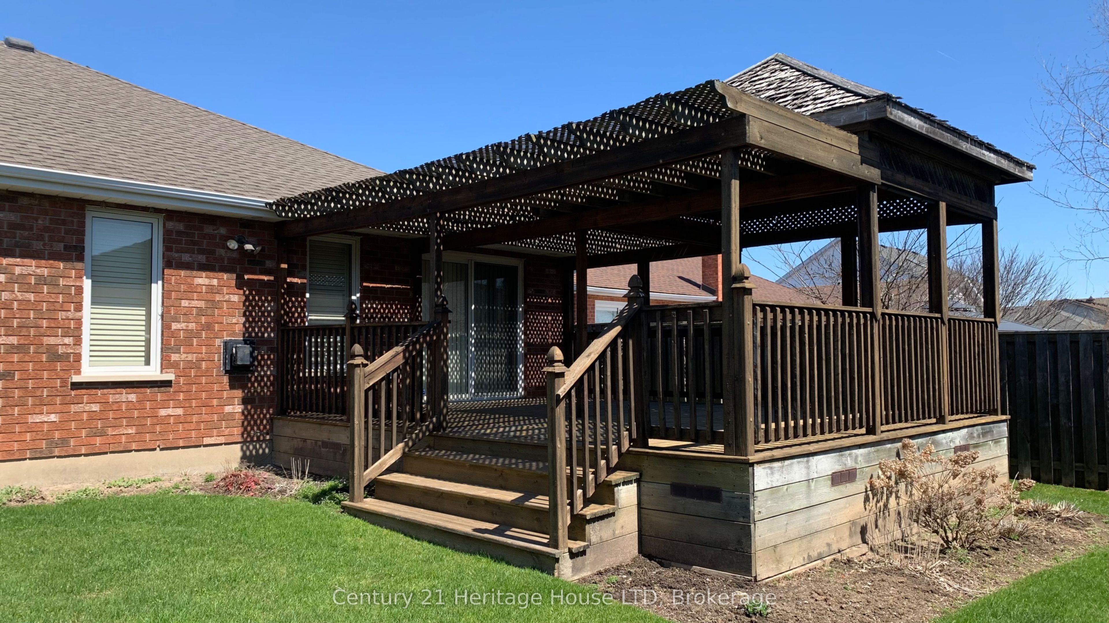 41 Wellandvale Drive, Welland, ON L3C 7C4