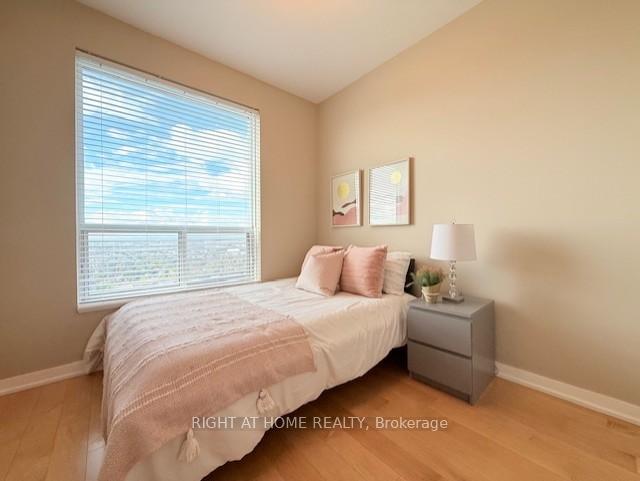 2 Bedrooms Condo at 38 Lee Centre, Toronto For sale