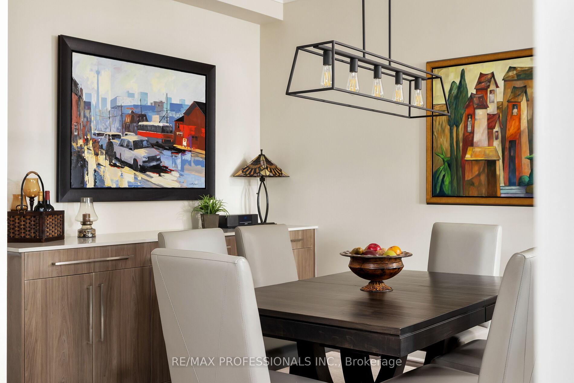 3 Bedrooms Condo at 9 Burnhamthorpe, Toronto For sale