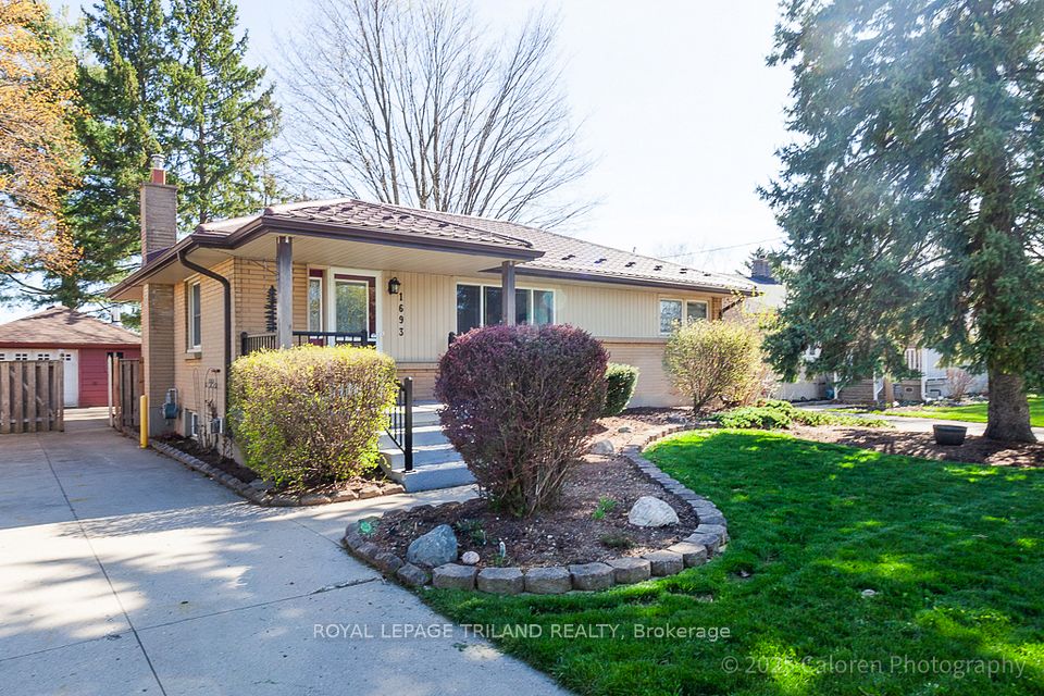 1693 Moffatt