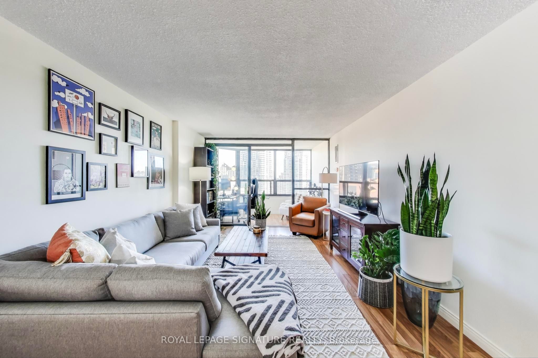 33 Elmhurst Avenue, #2107