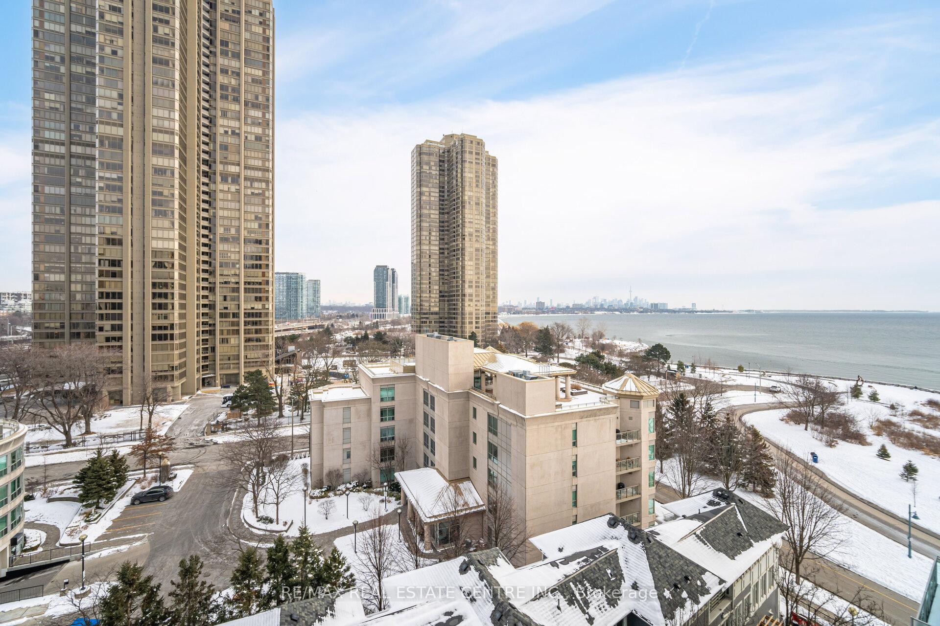 2 Bedrooms Condo at 5 Marine Parade,  Toronto For sale
