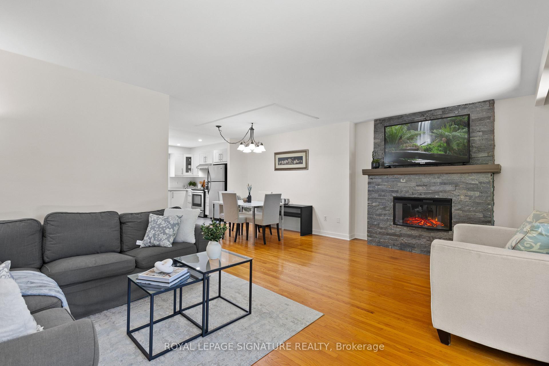 3 Bedrooms Condo at 611 Francis, Burlington For sale