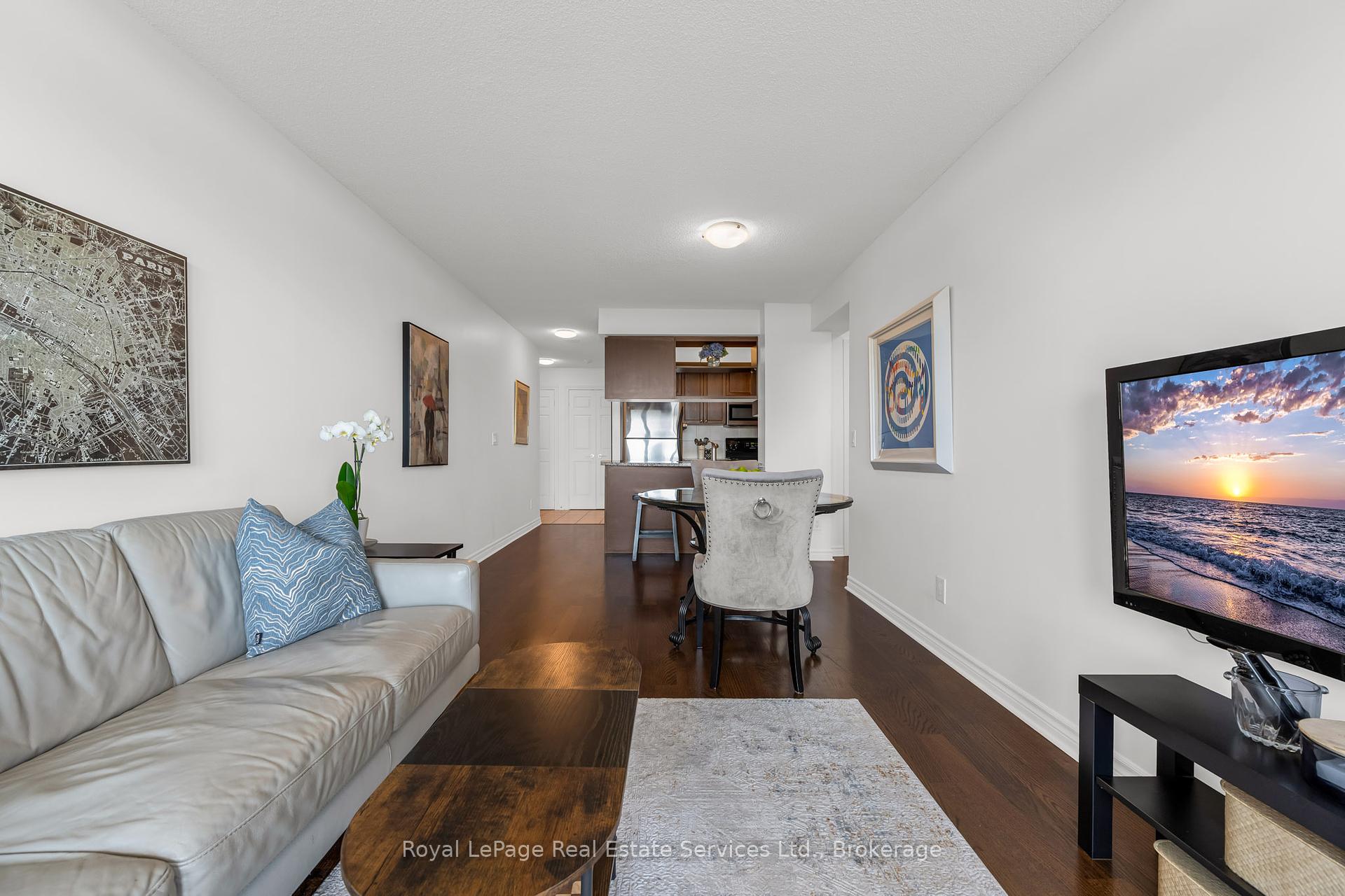 2 Bedrooms Condo at 2391 Central Park, Oakville For sale