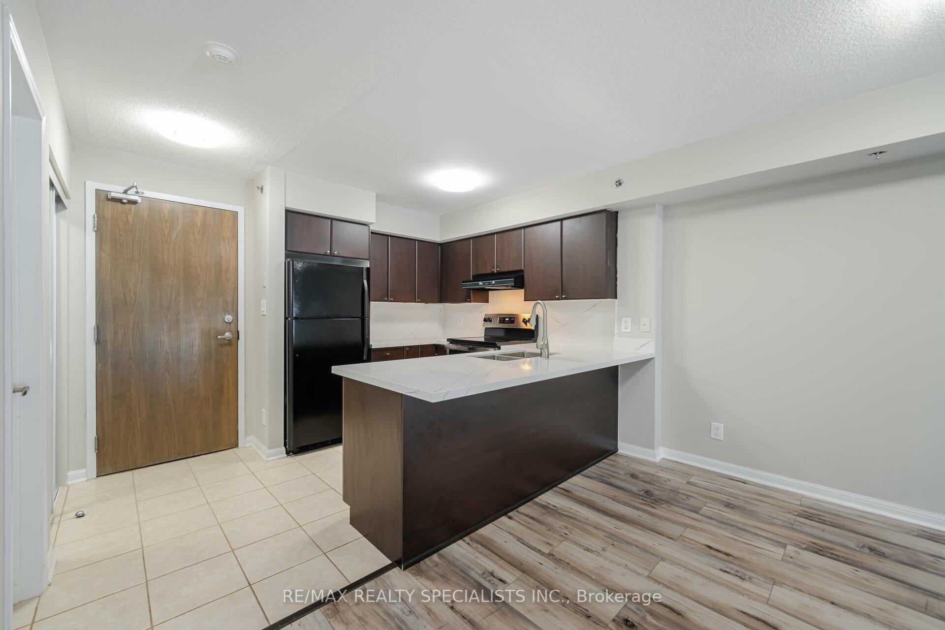2 Bedrooms Condo at 3070 Rotary, Burlington For sale